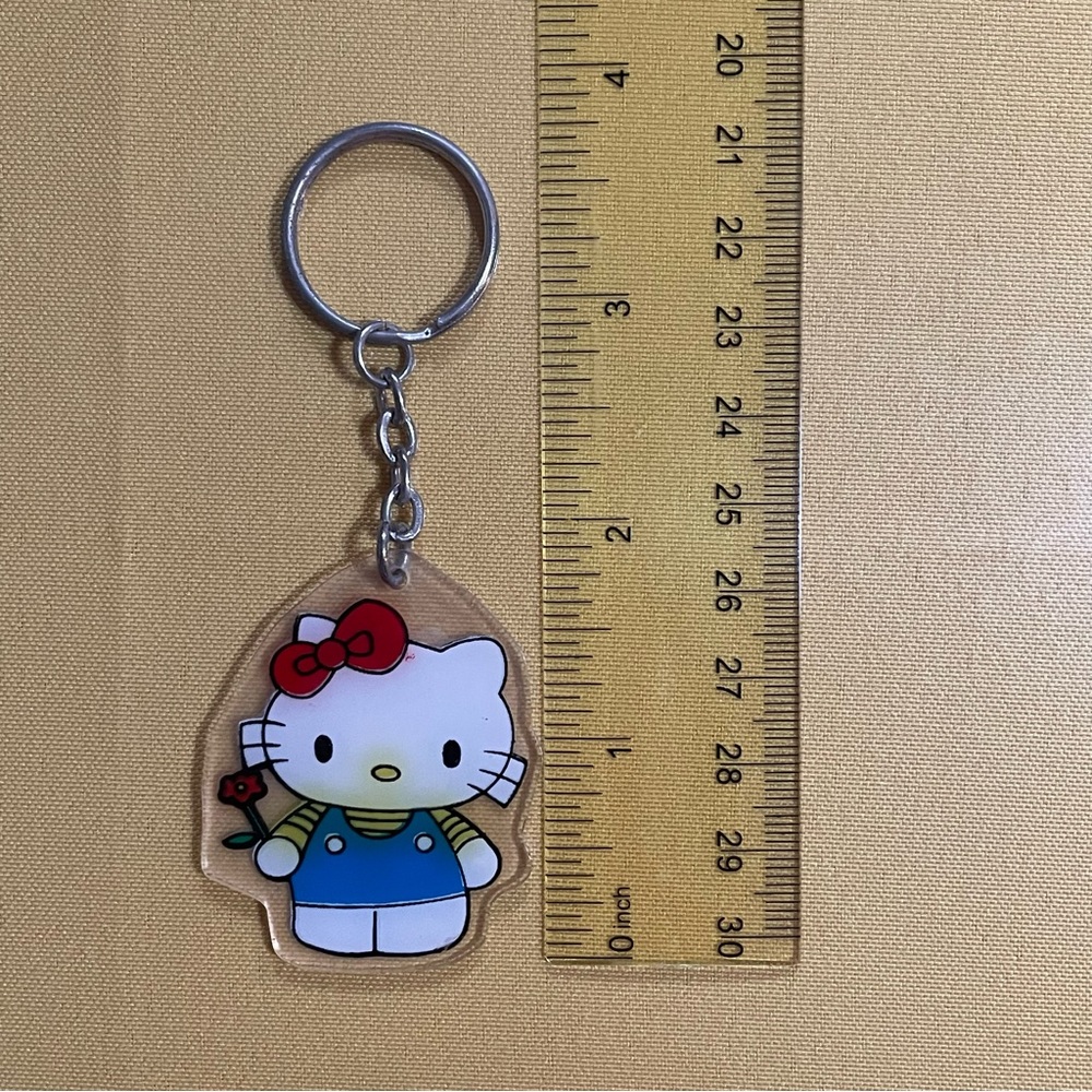New Hello Kitty Keychain - Picture 4 of 6